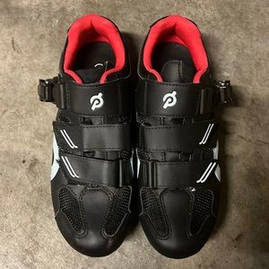 Size 39 (size 8 women’s) peloton shoes